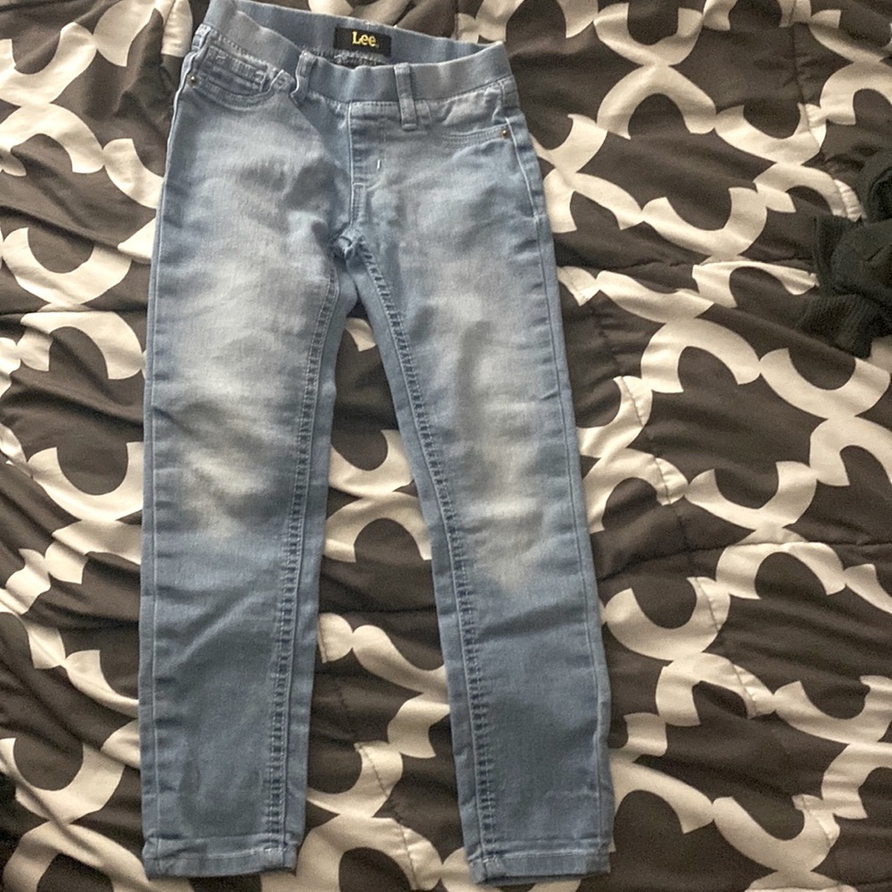 Stretch little girl skinny jeans pull ups...size 5